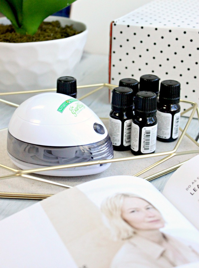 5 Productivity Tips for Bloggers | Create your own custom aromatherapy blend for staying focused and alert throughout the day.