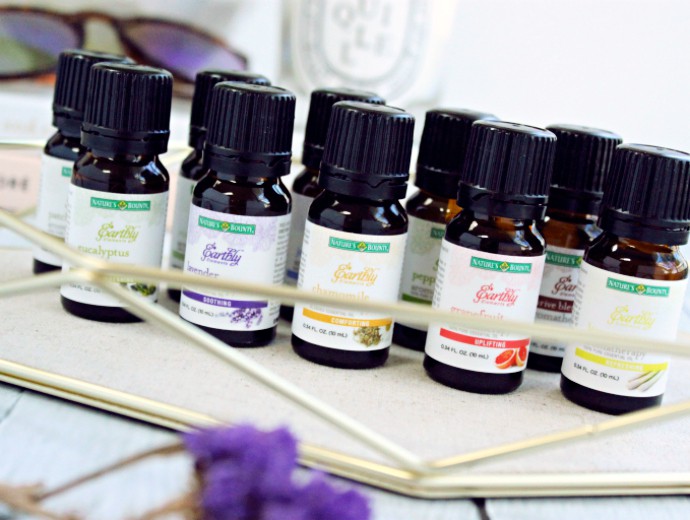 5 Productivity Tips for Bloggers | Create your own custom aromatherapy blend for staying focused and alert throughout the day.