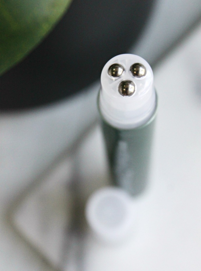 Exuviance DePuffing Eye Serum Review