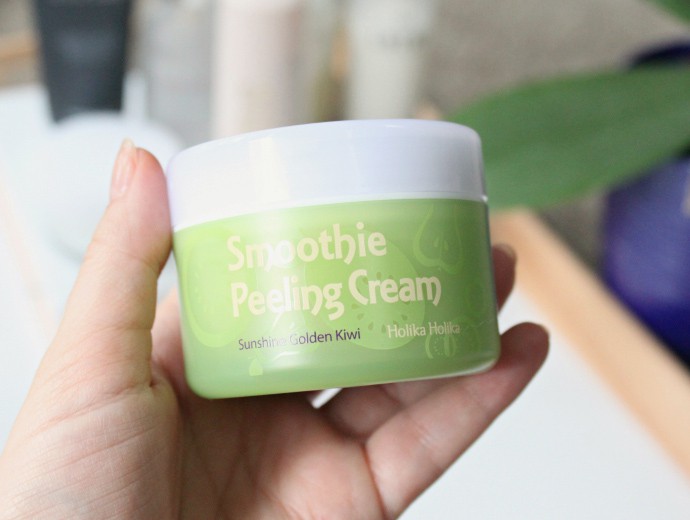 Korean beauty products at Ricky's: Holika Holika Smoothie Peeling Cream Golden Kiwi