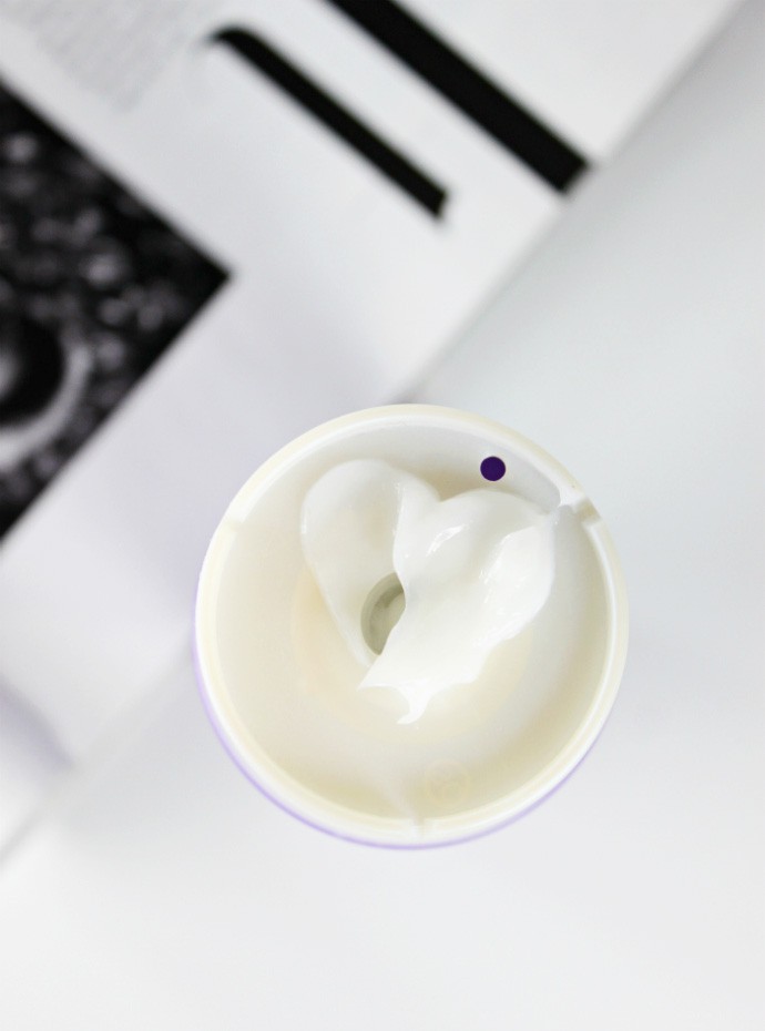 Tips & Tricks for a Frizz-Free Holiday Season