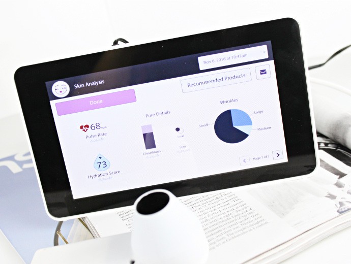 The Future of Skincare: Solomomo Skin Wand Review