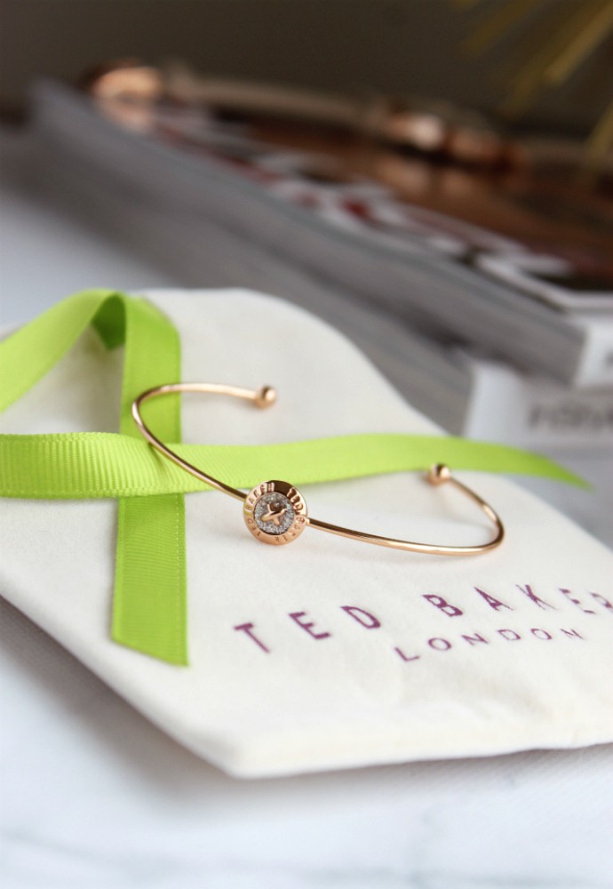 Last Minute Mother's Day Gift Ideas To Spoil Mom With (That Are Not Beauty Products!)