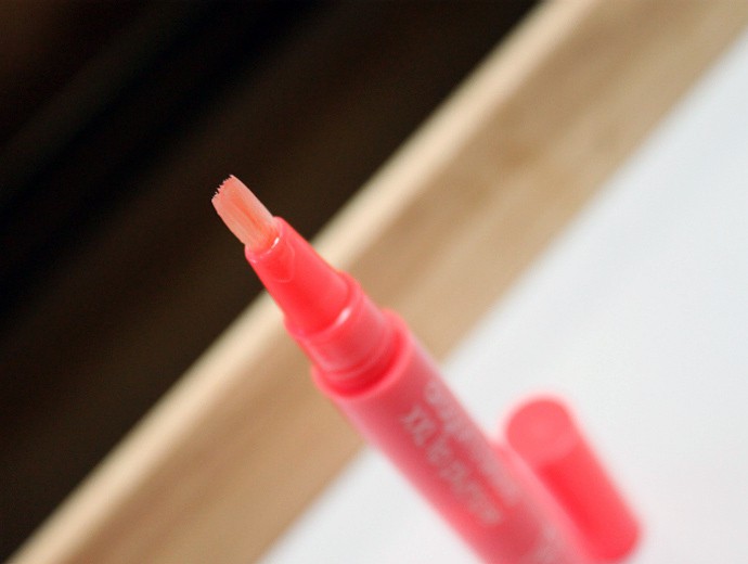 Review Rodial Dragon's Blood Hyaluronic Moisturizer SPF15, Rodial Dragon's Blood XXL Lip Plumper, Rodial Bee Venom Body Serum