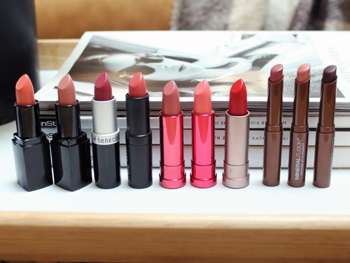 natural, Organic, Vegan, Non-toxic Lipstick Swatches L to R: NU Evolution Melon, NU Evolution Allure, 100% Pure Fruit Dandelion, 100% Pure Foxglove, Mineral Fusion Honeysuckle, Mineral Fusion Ripe, Mineral Fusion Blackberry, Hush + Dotti T-bone, 100% Pure Sonora, Benecos Watermelon.