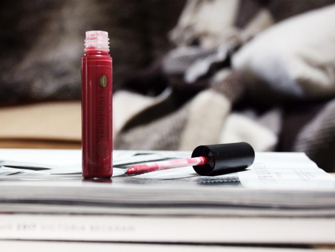 Natural & Organic Beauty from Skinerals, Moonstone Lip Gloss Velvet Swatch